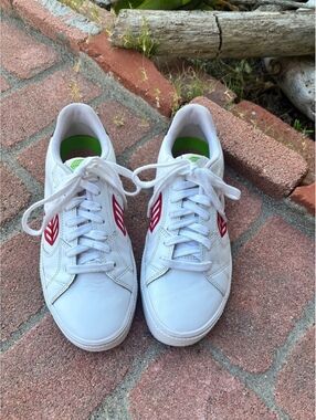 Cariuma White Leather Sneakers with Red Logo and Navy Heel Accent
